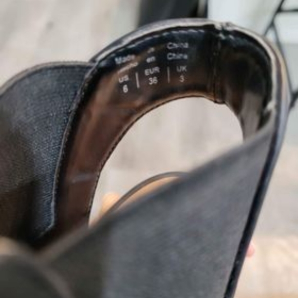 Black open toe bootie - Picture 4 of 4